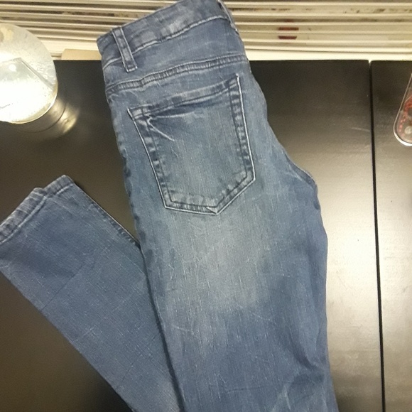 Forever 21 Highwaist Distressed Jeans - Picture 5 of 6